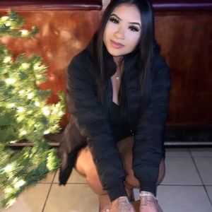 Meet your Posher, Serena